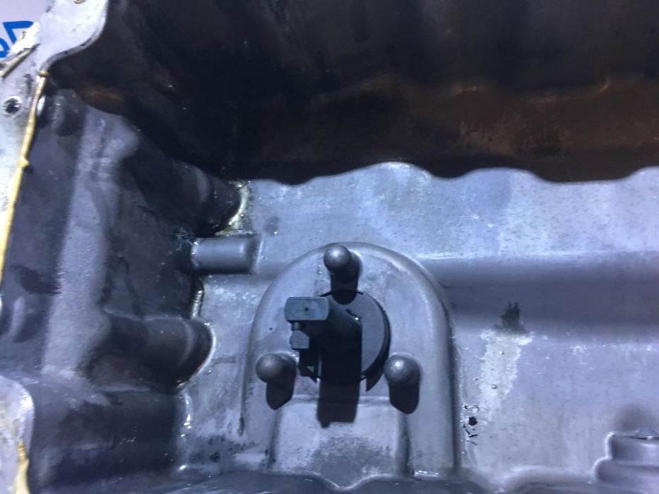 Baie Ulei VW Golf 5 1.9TDI BRU BKC BXE BKC BXF 2003 - 2009 Cod Piesa : 038 103 603 AG / 038103603AG