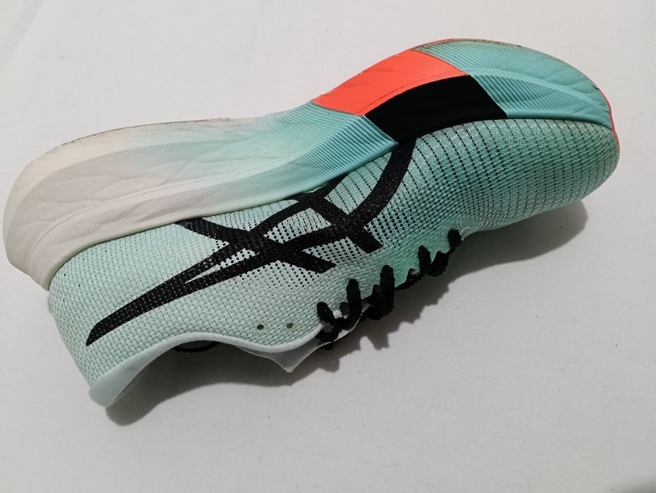 43,5  Asics Meta Speed Sky masura 43,5