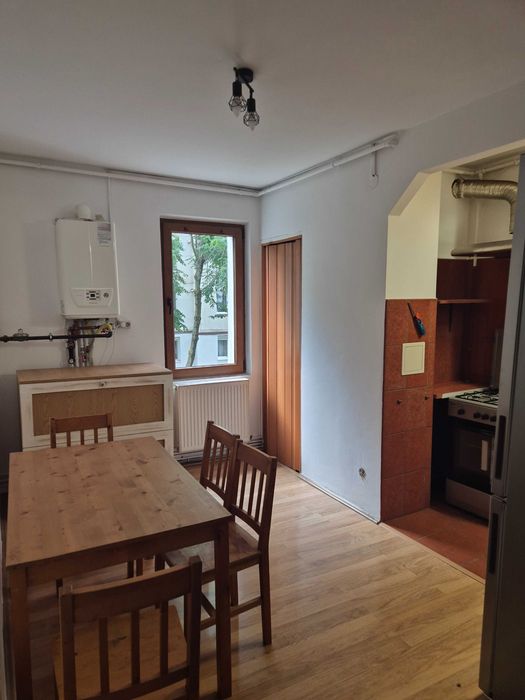 De inchiriat apartament 3 camere Tudor
