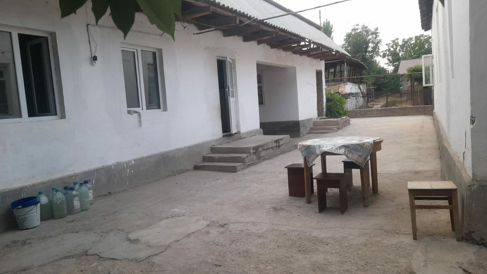 Bostonliq tumani Qziltuda hovli sotiladi