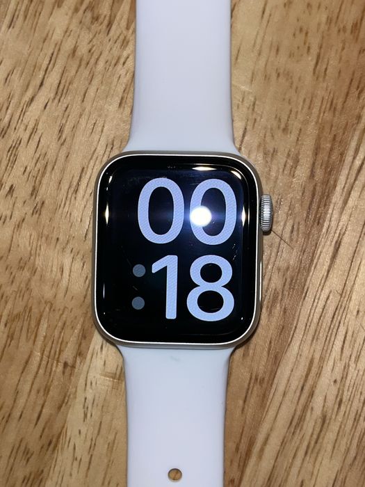Продам Apple Watch Series 5 40 mm