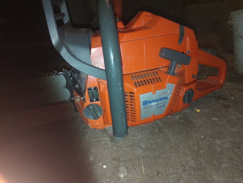 Vând drujbă Husqvarna 365 X-Torq