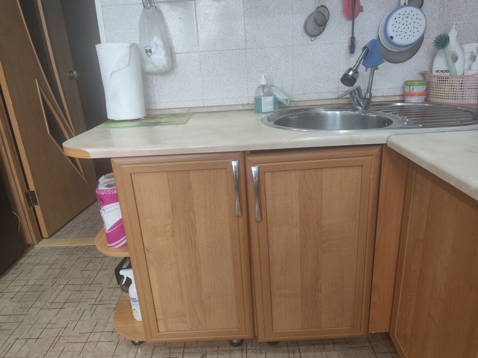 Продам кухонный гарнитур б/у недорого