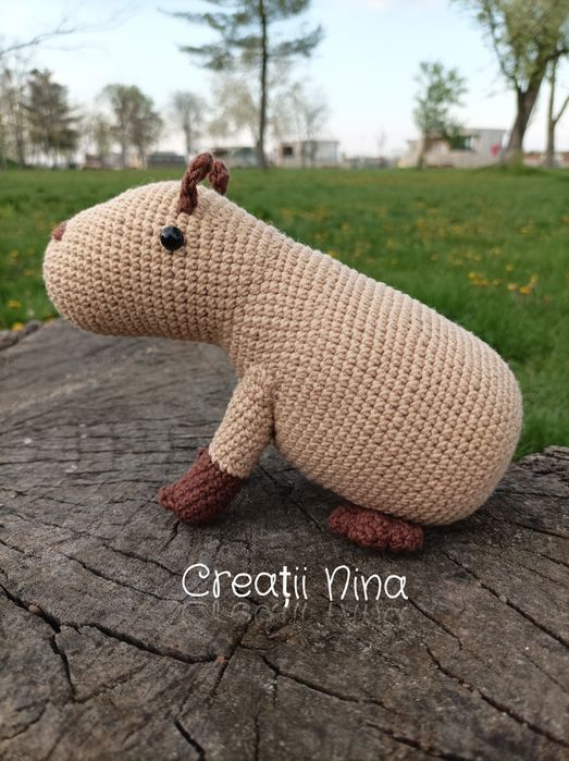 Capybara jucărie croșetată