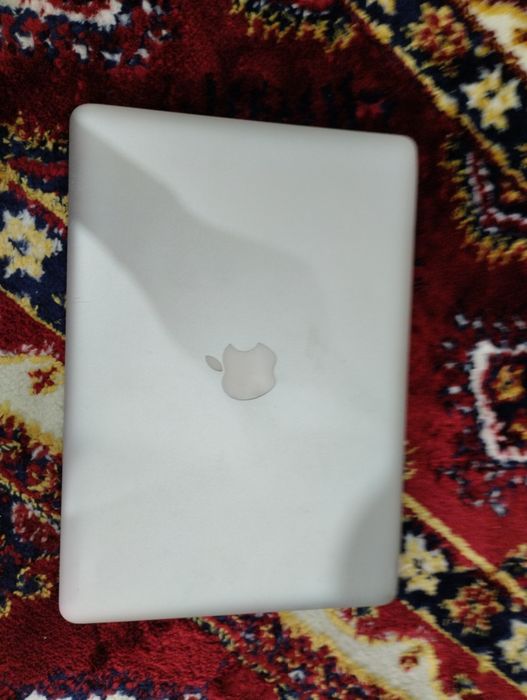 MacBook Air 2011, работает, хорошее состояние