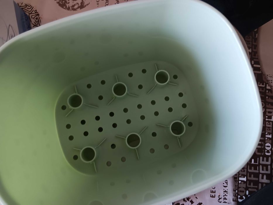 Продавам Стерелизатор за бебешки принадлежности в много добро съ