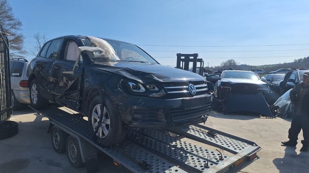 VW Touareg 3.0 TDI V6,CRC ,245 к.с. , автоматик,60 броя на части