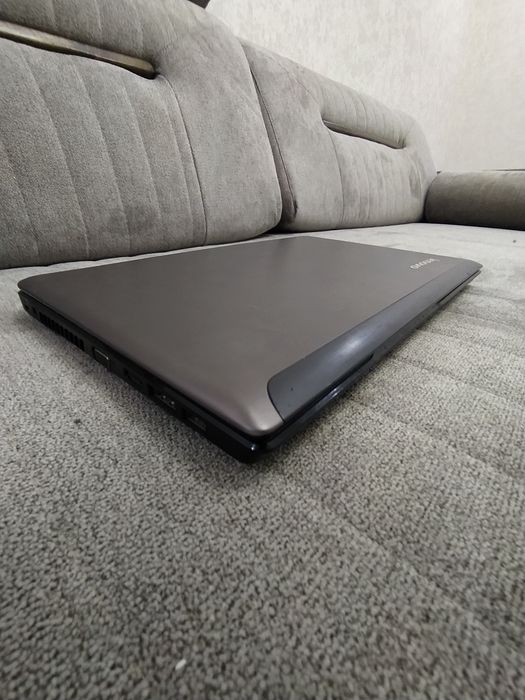 Ноутбук Lenovo   .