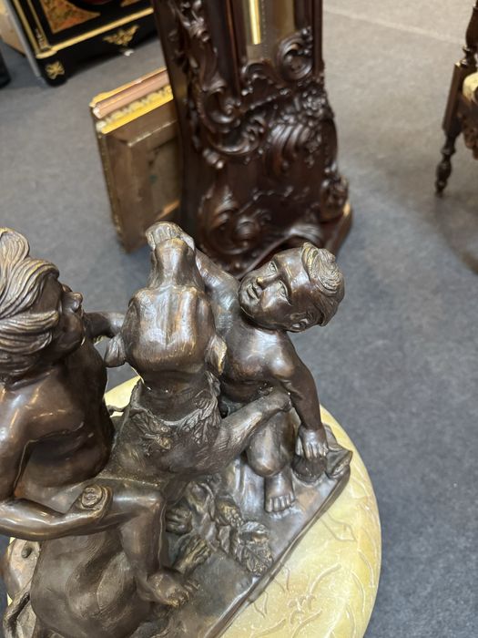 Statueta deosebita din bronz masiv