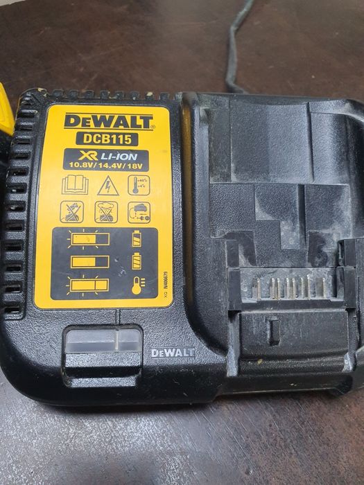 удърен гайковерт DeWalt DCF922n 18V оригинален!