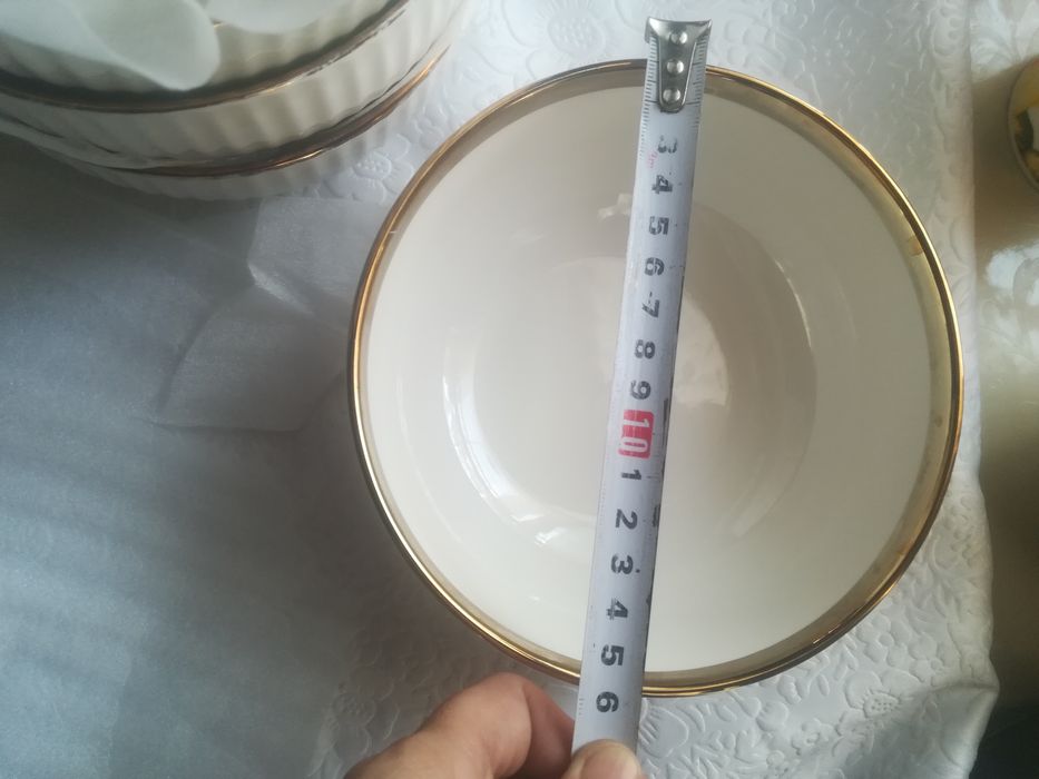 Продам тарелки красивые