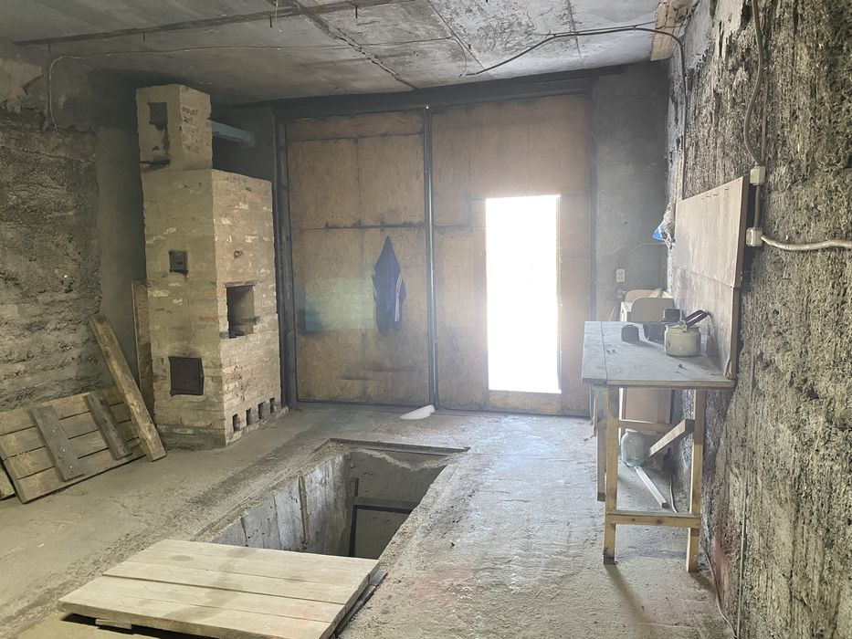 Гараж в майкудуке большой 18 мкр