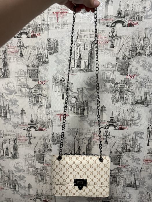 Женская небольшая сумочка