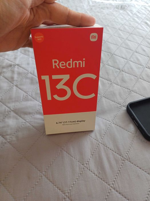 Продава се телефон Xiomi  Redmi 13C