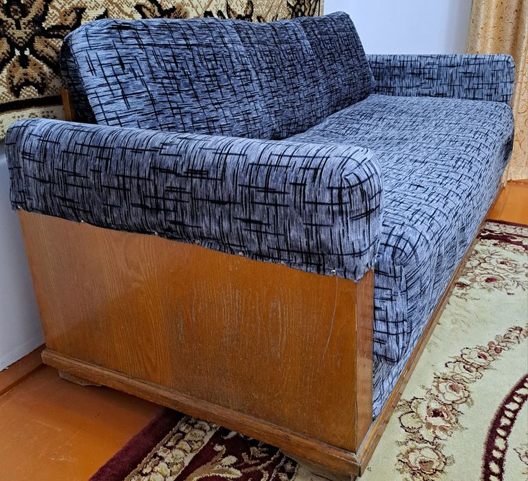 Диван советский продам