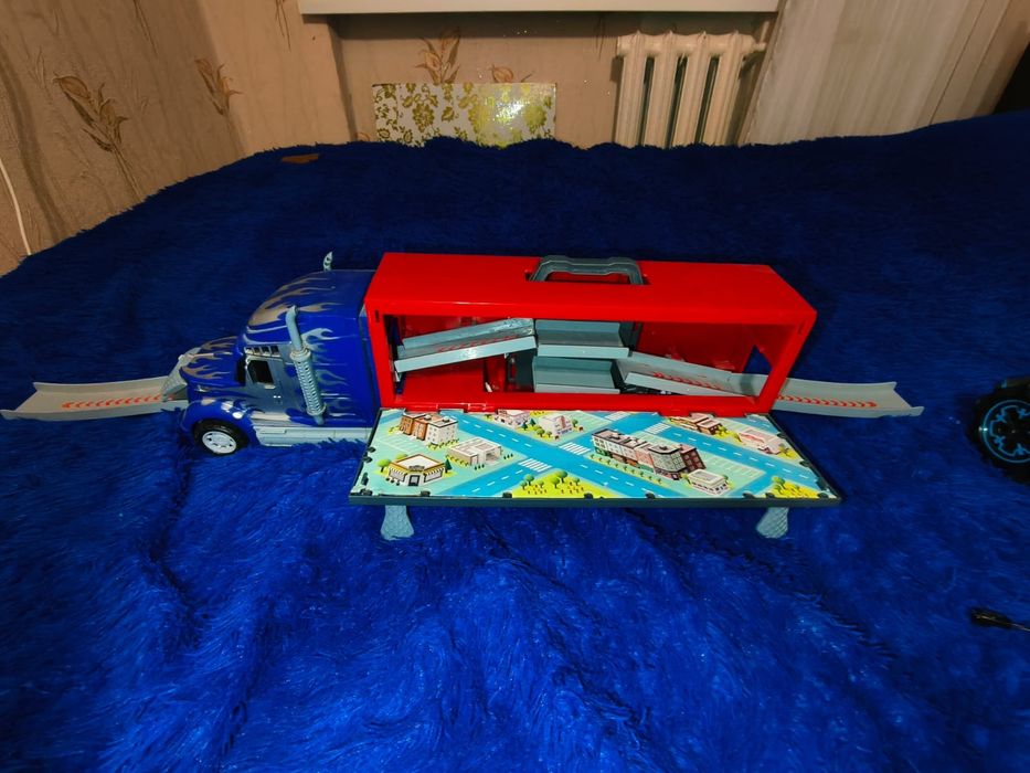 Машина грузовик. Игрушка