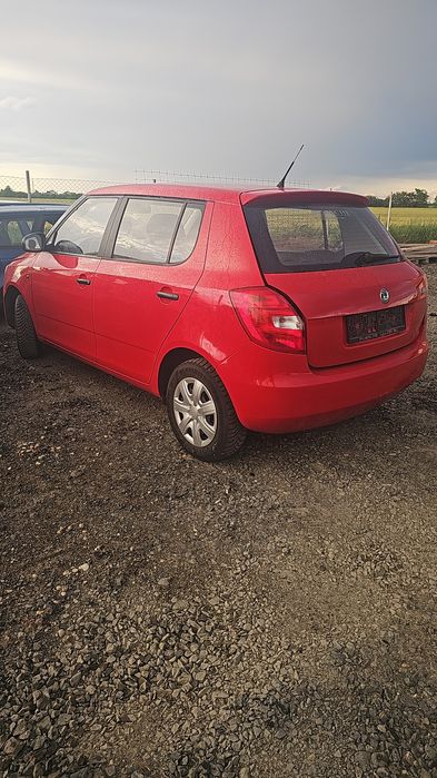 Dezmembrari,piese Skoda fabia 2 facelift benzina rosie
