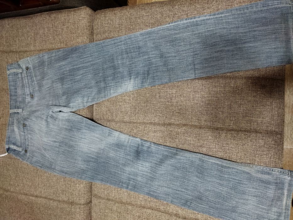 Женские джинсы-рванки 25-26р и фирменные классические джинсы 28р