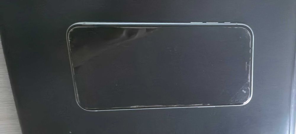 Продам IPhone X 11