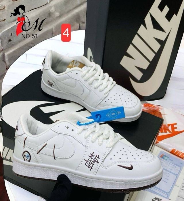 Adidasi dama marimea 37