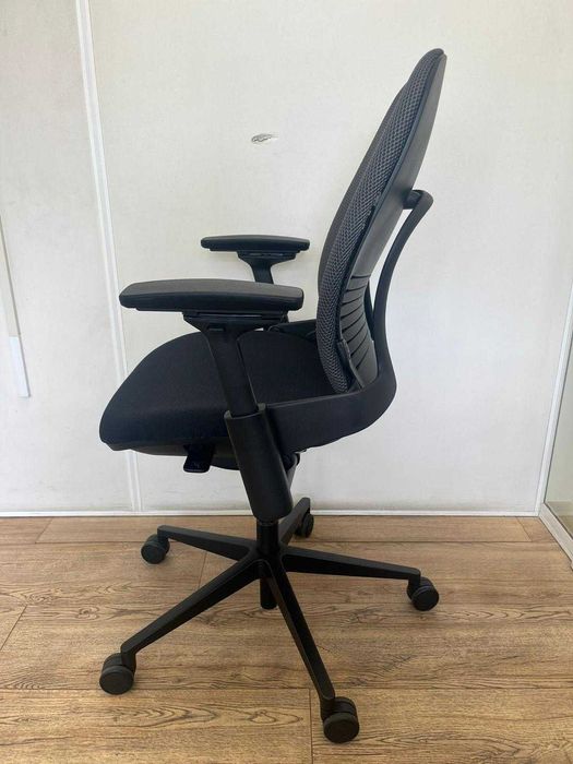 Refurbished Steelcase Lamia