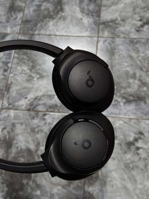 Наушники Soundcore Q20i