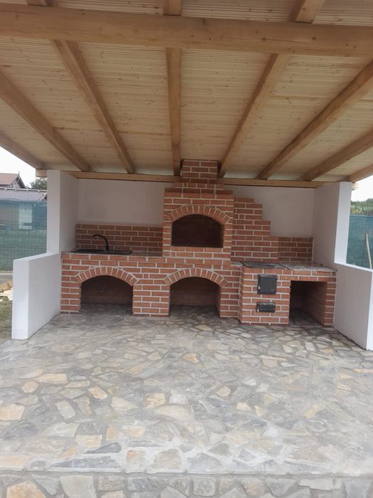 Cuptor traditional din caramida aparenta /foisoare