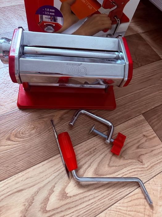 Машинка для раскатки полимерной глины FIMO