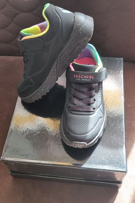 Adidași Skechers fete, mărimea 28, stare excelentă