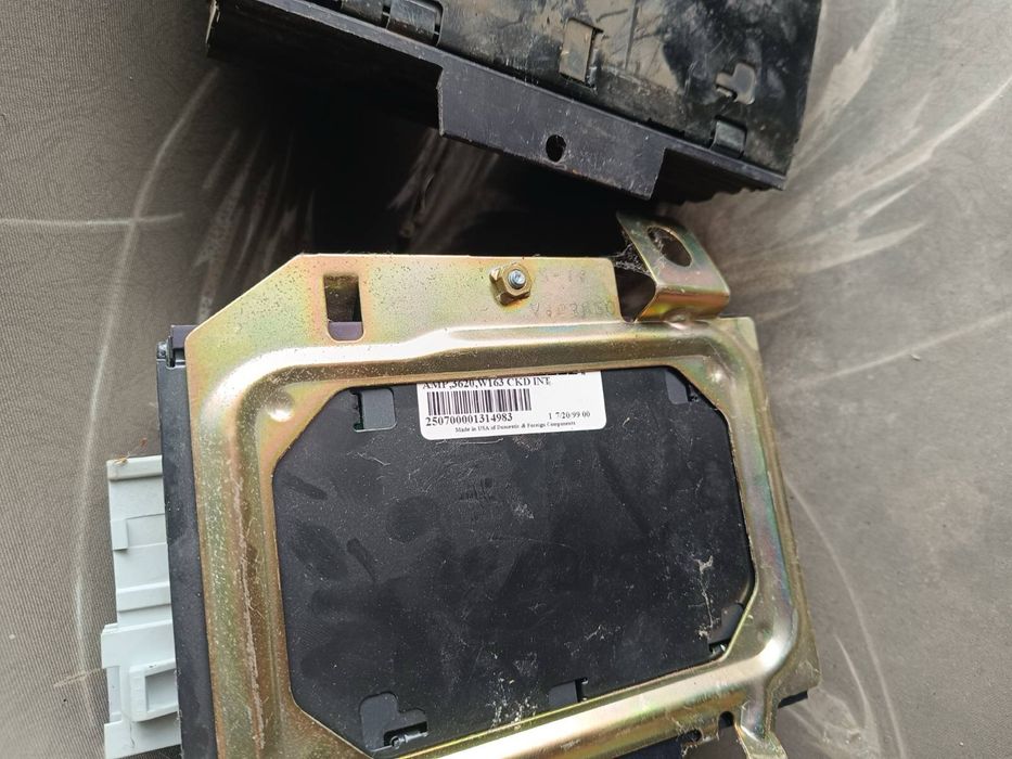 Усилвател Босе от мерцедес мл 163