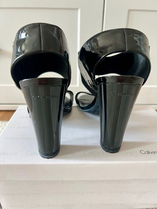 Сандали Calvin Klein-38 номер