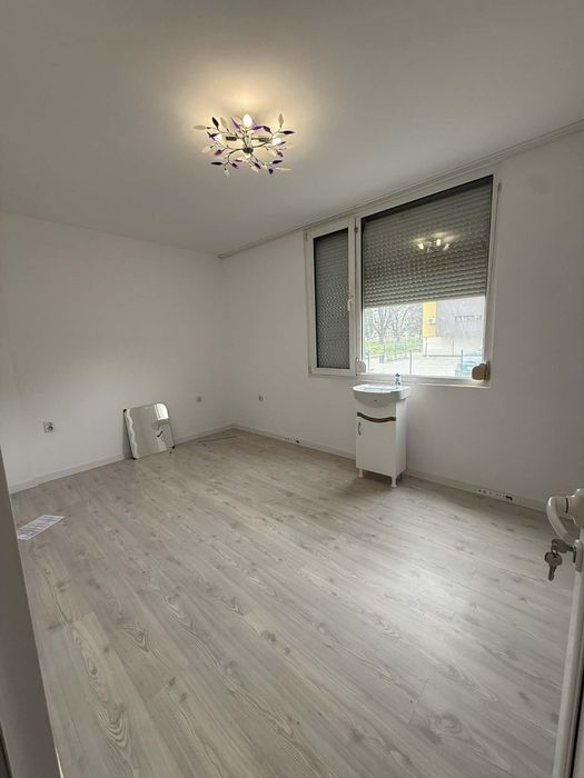 Продава двустаен тухлен  апартамент в  на град Казанлък