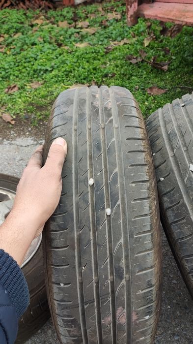 Лятни гуми и джанти 195/65/15 , халогени, теглич и патерица