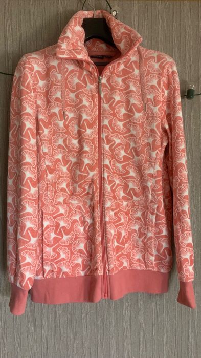 Кофта на молнии. Новая.