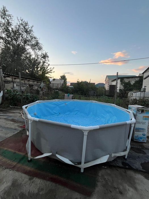 Продам бассей в отличном состоянии