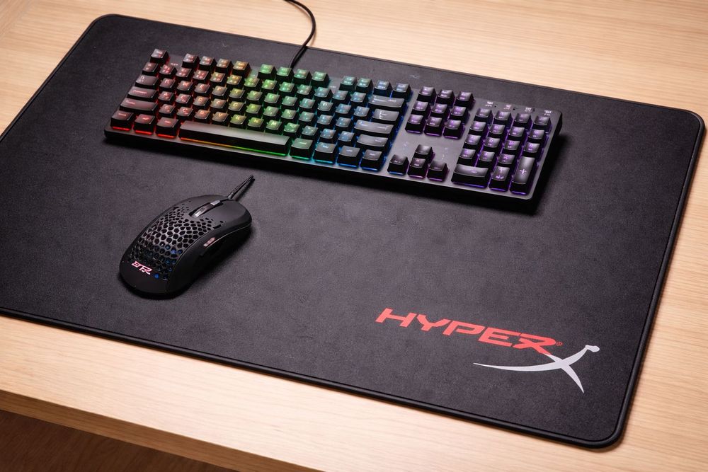 Hyperx Alloy Origins, Pulsefire Haste и XL коврик