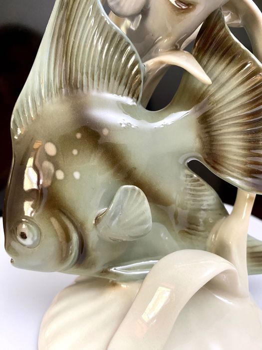 Статуэтка скалярии Royal Dux винтаж