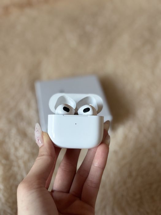Продаю AirPods 3rd