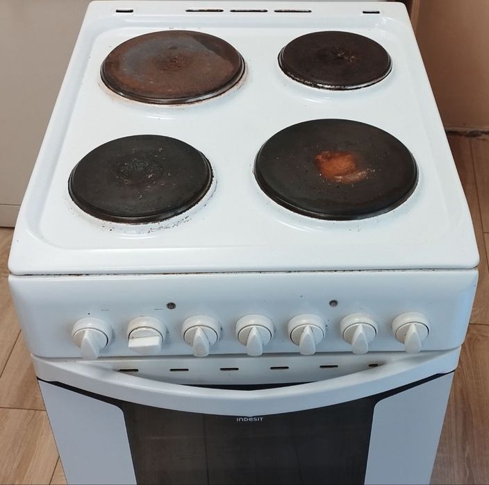 Печка Indesit в страхотно състояние