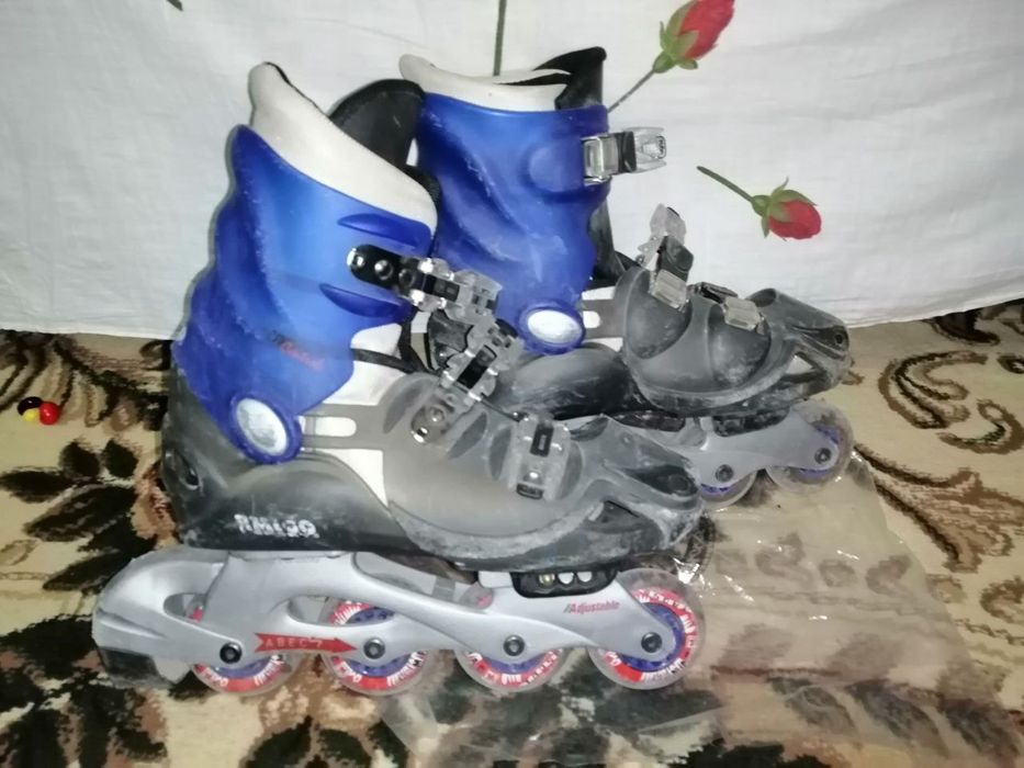 Продаётся ролик хороший состаяния + запасные колёси