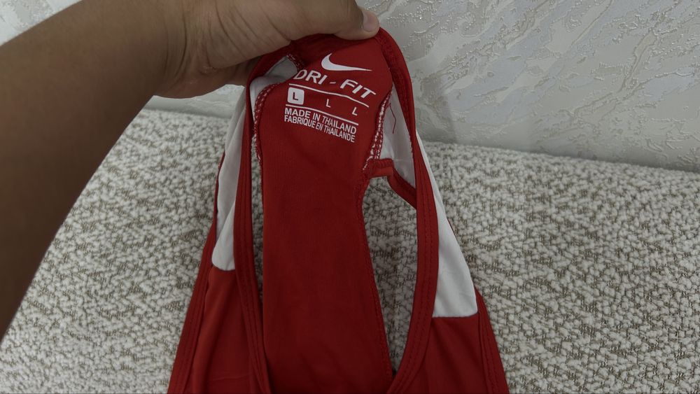 Форма наик  сини красный цвет