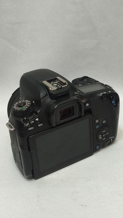 Продаю canon 77 d