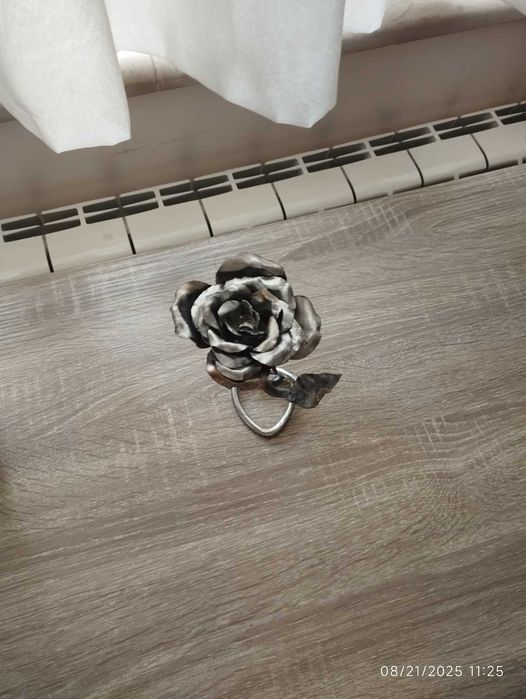 Ръчно изработени метални рози – уникален подарък