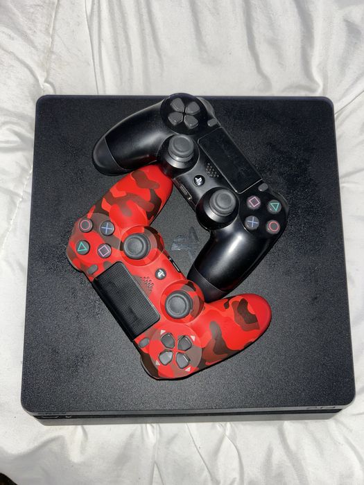 Playstation 4 slim