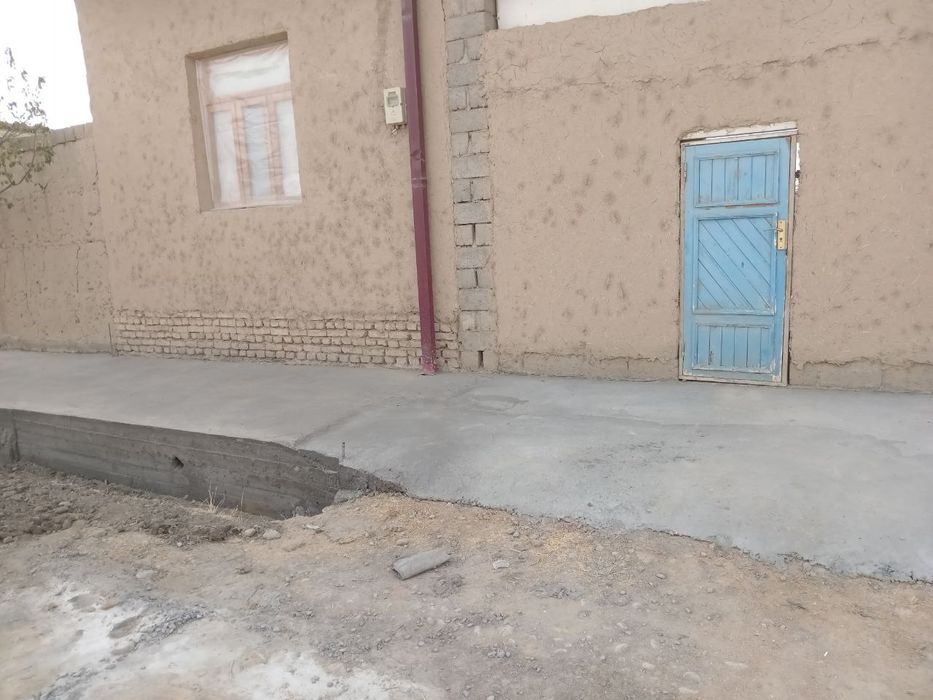 Куриб битмаган участка сотилади 8 сутик