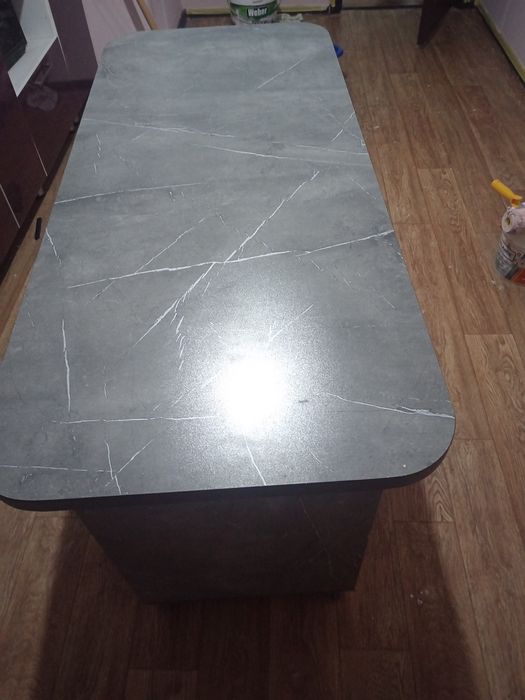 Стол сотилади гилдиракли