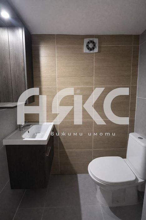 Дава се под наем Офис в София, Център - 30 кв.м за 428.91 € - Снимка #4