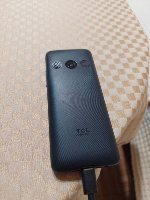 Телефон TCL - като нов