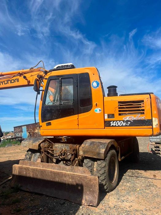 Экскаватор колесный Hyundai Robex 1400