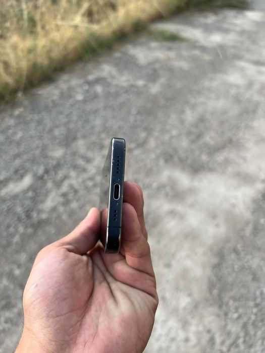 iPhone 15 pro темно синий